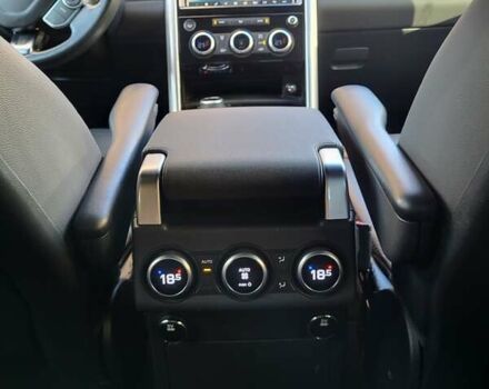 Ленд Ровер Дискавери 2017 в Софіївська Борщагівка на Automoto.ua Белый Ленд Ровер Дискавери, объемом двигателя 3 л и пробегом 171 тыс. км за 31400 $, фото 22 на Automoto.ua