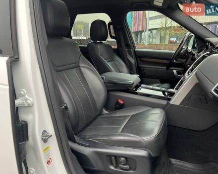 Білий Ленд Ровер Діскавері, об'ємом двигуна 3 л та пробігом 170 тис. км за 29990 $, фото 17 на Automoto.ua