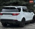 Білий Ленд Ровер Діскавері, об'ємом двигуна 3 л та пробігом 207 тис. км за 26400 $, фото 18 на Automoto.ua