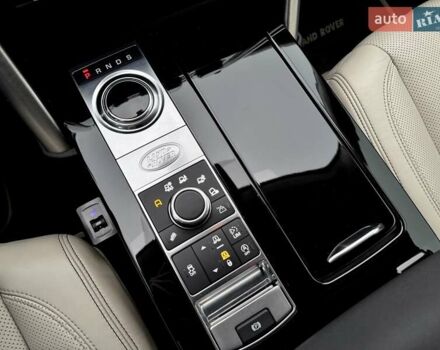 Білий Ленд Ровер Діскавері, об'ємом двигуна 2.99 л та пробігом 115 тис. км за 29800 $, фото 43 на Automoto.ua