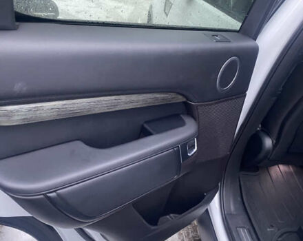 Белый Ленд Ровер Дискавери, объемом двигателя 2.99 л и пробегом 119 тыс. км за 33200 $, фото 8 на Automoto.ua