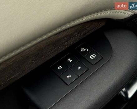 Білий Ленд Ровер Діскавері, об'ємом двигуна 2.99 л та пробігом 115 тис. км за 29800 $, фото 56 на Automoto.ua