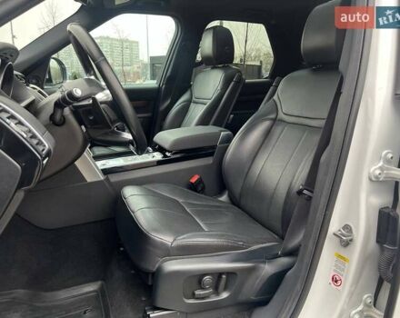 Білий Ленд Ровер Діскавері, об'ємом двигуна 3 л та пробігом 170 тис. км за 29990 $, фото 10 на Automoto.ua