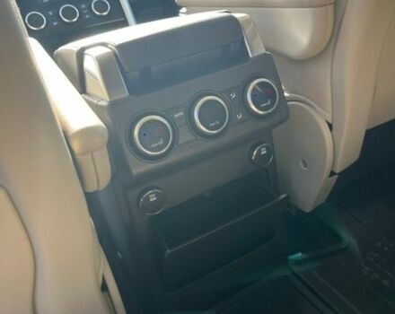 Білий Ленд Ровер Діскавері, об'ємом двигуна 3 л та пробігом 152 тис. км за 28300 $, фото 32 на Automoto.ua