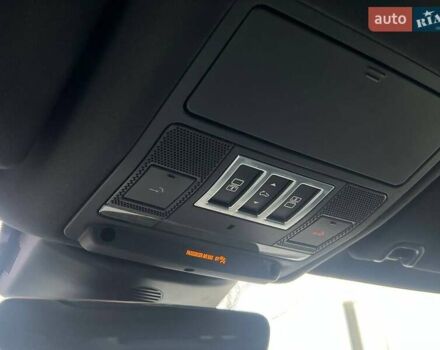 Білий Ленд Ровер Діскавері, об'ємом двигуна 3 л та пробігом 170 тис. км за 29990 $, фото 40 на Automoto.ua