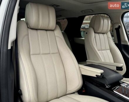 Білий Ленд Ровер Діскавері, об'ємом двигуна 2.99 л та пробігом 115 тис. км за 29800 $, фото 27 на Automoto.ua