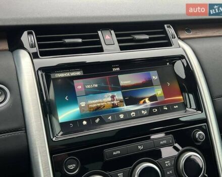 Білий Ленд Ровер Діскавері, об'ємом двигуна 3 л та пробігом 170 тис. км за 29990 $, фото 32 на Automoto.ua