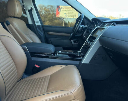 Білий Ленд Ровер Діскавері, об'ємом двигуна 3 л та пробігом 235 тис. км за 23950 $, фото 43 на Automoto.ua