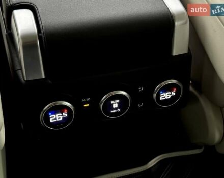 Білий Ленд Ровер Діскавері, об'ємом двигуна 2.99 л та пробігом 115 тис. км за 29800 $, фото 42 на Automoto.ua