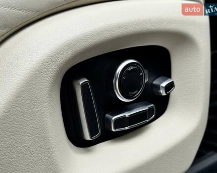 Білий Ленд Ровер Діскавері, об'ємом двигуна 2.99 л та пробігом 115 тис. км за 29800 $, фото 29 на Automoto.ua