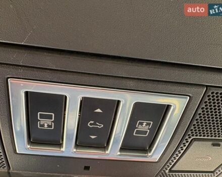 Белый Ленд Ровер Дискавери, объемом двигателя 2.99 л и пробегом 69 тыс. км за 40000 $, фото 12 на Automoto.ua