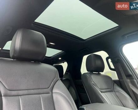 Білий Ленд Ровер Діскавері, об'ємом двигуна 3 л та пробігом 170 тис. км за 29990 $, фото 18 на Automoto.ua