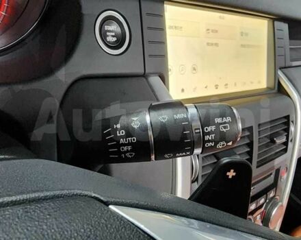 Білий Ленд Ровер Діскавері, об'ємом двигуна 2 л та пробігом 110 тис. км за 14300 $, фото 7 на Automoto.ua