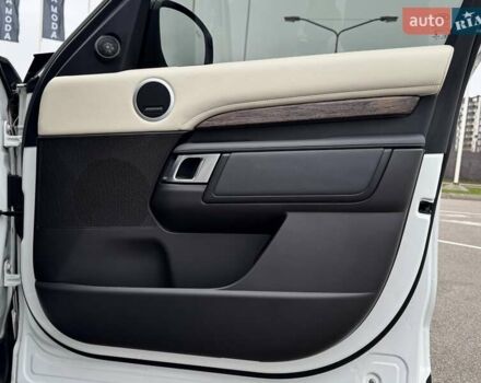 Білий Ленд Ровер Діскавері, об'ємом двигуна 2.99 л та пробігом 115 тис. км за 29800 $, фото 23 на Automoto.ua