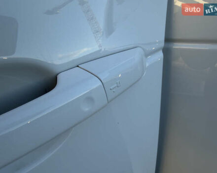 Белый Ленд Ровер Дискавери, объемом двигателя 2.99 л и пробегом 115 тыс. км за 34900 $, фото 14 на Automoto.ua