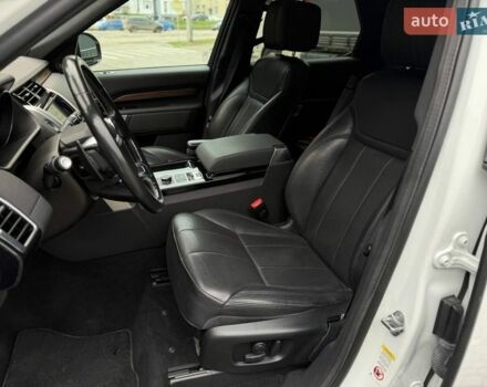 Білий Ленд Ровер Діскавері, об'ємом двигуна 3 л та пробігом 207 тис. км за 26400 $, фото 24 на Automoto.ua