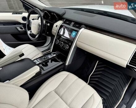 Білий Ленд Ровер Діскавері, об'ємом двигуна 2.99 л та пробігом 115 тис. км за 29800 $, фото 26 на Automoto.ua