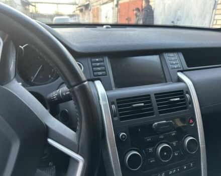 Білий Ленд Ровер Діскавері, об'ємом двигуна 2 л та пробігом 167 тис. км за 13800 $, фото 6 на Automoto.ua