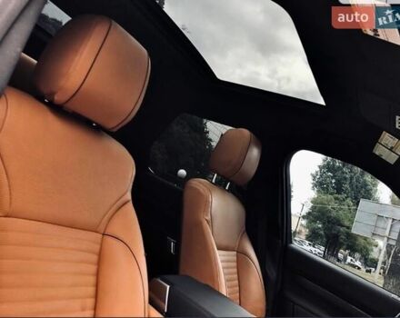 Білий Ленд Ровер Діскавері, об'ємом двигуна 3 л та пробігом 71 тис. км за 26500 $, фото 12 на Automoto.ua