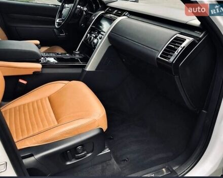 Білий Ленд Ровер Діскавері, об'ємом двигуна 3 л та пробігом 71 тис. км за 26500 $, фото 10 на Automoto.ua