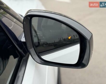 Білий Ленд Ровер Діскавері, об'ємом двигуна 2.99 л та пробігом 115 тис. км за 29800 $, фото 41 на Automoto.ua