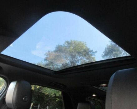 Белый Ленд Ровер Дискавери, объемом двигателя 3 л и пробегом 45 тыс. км за 11000 $, фото 15 на Automoto.ua