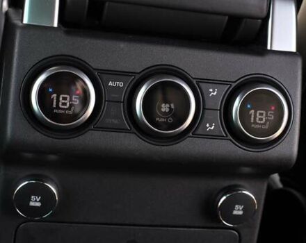 Білий Ленд Ровер Діскавері, об'ємом двигуна 3 л та пробігом 156 тис. км за 33000 $, фото 23 на Automoto.ua