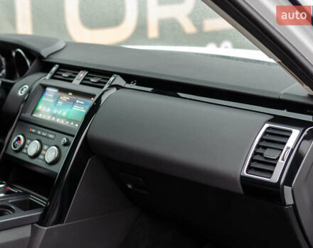 Белый Ленд Ровер Дискавери, объемом двигателя 2 л и пробегом 115 тыс. км за 35555 $, фото 28 на Automoto.ua