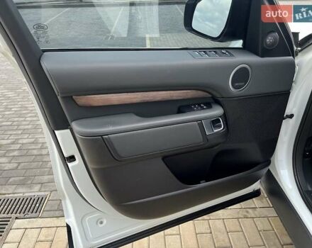 Білий Ленд Ровер Діскавері, об'ємом двигуна 2.99 л та пробігом 155 тис. км за 36000 $, фото 10 на Automoto.ua