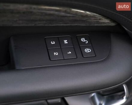 Білий Ленд Ровер Діскавері, об'ємом двигуна 3 л та пробігом 156 тис. км за 33000 $, фото 48 на Automoto.ua