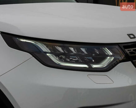 Белый Ленд Ровер Дискавери, объемом двигателя 2 л и пробегом 115 тыс. км за 35555 $, фото 12 на Automoto.ua