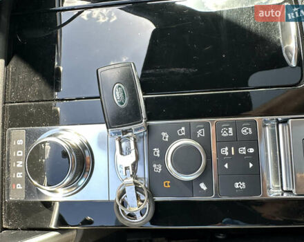 Білий Ленд Ровер Діскавері, об'ємом двигуна 3 л та пробігом 73 тис. км за 35600 $, фото 23 на Automoto.ua