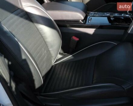 Білий Ленд Ровер Діскавері, об'ємом двигуна 3 л та пробігом 156 тис. км за 33000 $, фото 7 на Automoto.ua