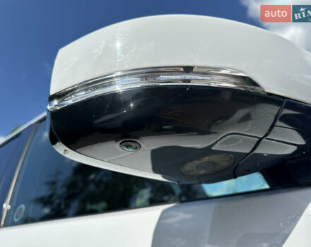 Білий Ленд Ровер Діскавері, об'ємом двигуна 3 л та пробігом 73 тис. км за 35600 $, фото 10 на Automoto.ua