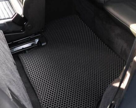 Білий Ленд Ровер Діскавері, об'ємом двигуна 3 л та пробігом 156 тис. км за 33000 $, фото 37 на Automoto.ua