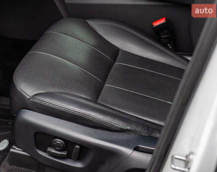 Белый Ленд Ровер Дискавери, объемом двигателя 2 л и пробегом 115 тыс. км за 35555 $, фото 31 на Automoto.ua