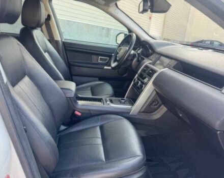 Білий Ленд Ровер Діскавері, об'ємом двигуна 2 л та пробігом 76 тис. км за 9900 $, фото 19 на Automoto.ua