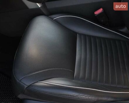 Білий Ленд Ровер Діскавері, об'ємом двигуна 3 л та пробігом 156 тис. км за 33000 $, фото 14 на Automoto.ua