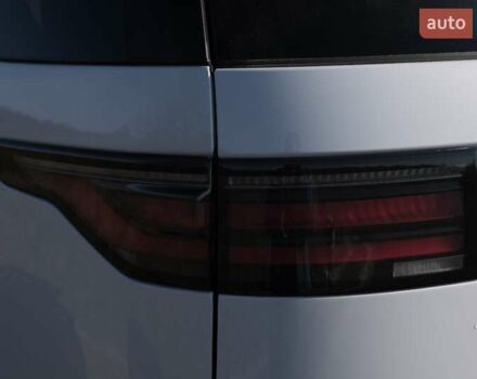 Білий Ленд Ровер Діскавері, об'ємом двигуна 3 л та пробігом 156 тис. км за 33000 $, фото 45 на Automoto.ua