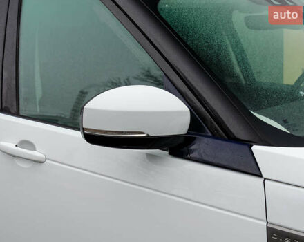 Белый Ленд Ровер Дискавери, объемом двигателя 2 л и пробегом 115 тыс. км за 35555 $, фото 15 на Automoto.ua