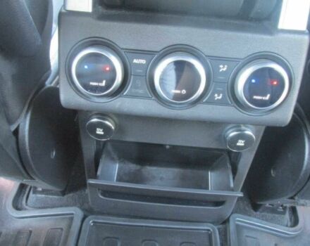 Белый Ленд Ровер Дискавери, объемом двигателя 3 л и пробегом 45 тыс. км за 11000 $, фото 11 на Automoto.ua