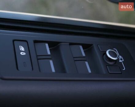 Білий Ленд Ровер Діскавері, об'ємом двигуна 3 л та пробігом 156 тис. км за 33000 $, фото 47 на Automoto.ua