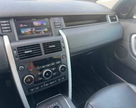 Білий Ленд Ровер Діскавері, об'ємом двигуна 2 л та пробігом 76 тис. км за 9900 $, фото 12 на Automoto.ua