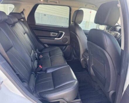 Білий Ленд Ровер Діскавері, об'ємом двигуна 2 л та пробігом 76 тис. км за 9900 $, фото 18 на Automoto.ua