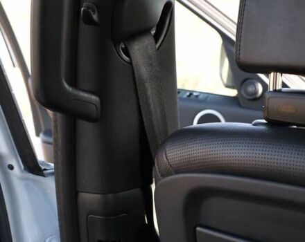 Білий Ленд Ровер Діскавері, об'ємом двигуна 3 л та пробігом 156 тис. км за 33000 $, фото 28 на Automoto.ua