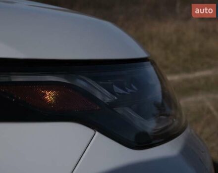 Білий Ленд Ровер Діскавері, об'ємом двигуна 3 л та пробігом 156 тис. км за 33000 $, фото 41 на Automoto.ua