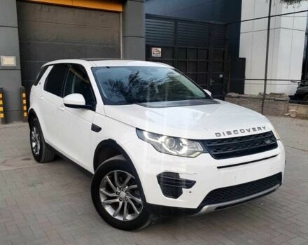 Белый Ленд Ровер Дискавери, объемом двигателя 0 л и пробегом 103 тыс. км за 17499 $, фото 2 на Automoto.ua