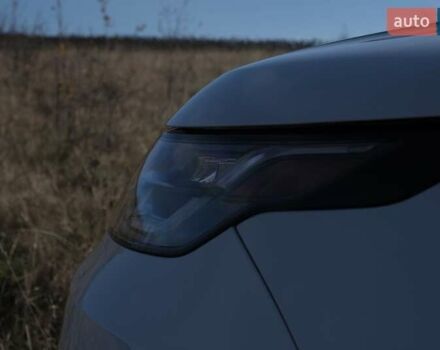 Білий Ленд Ровер Діскавері, об'ємом двигуна 3 л та пробігом 156 тис. км за 33000 $, фото 40 на Automoto.ua