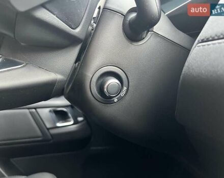 Білий Ленд Ровер Діскавері, об'ємом двигуна 2.99 л та пробігом 155 тис. км за 36000 $, фото 29 на Automoto.ua