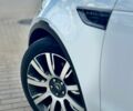 Білий Ленд Ровер Діскавері, об'ємом двигуна 3 л та пробігом 145 тис. км за 26000 $, фото 23 на Automoto.ua